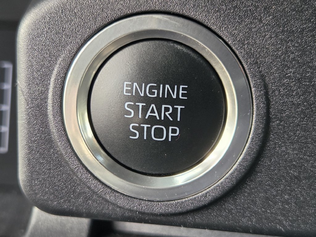 Used 2025 Toyota 4Runner SR5 AWD/4WD image 21