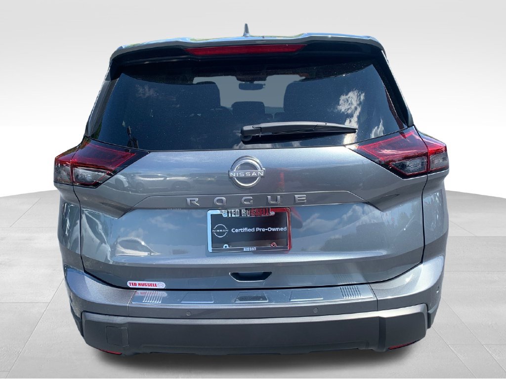 Certified 2025 Nissan Rogue SV FWD image 5