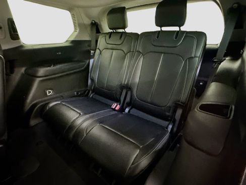 Used 2023 Jeep Grand Cherokee L Limited w/ Black Appearance Package image 31