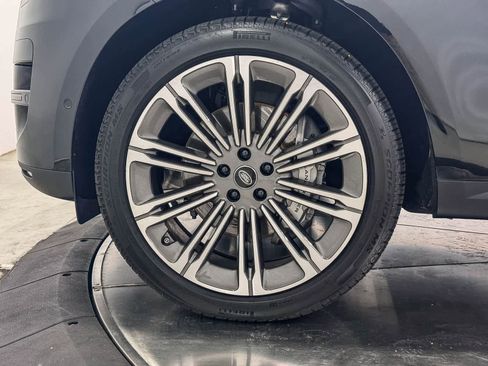 Used 2025 Land Rover Range Rover Sport SE AWD/4WD image 11