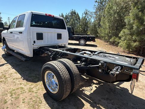 New 2026 RAM 3500 Tradesman AWD/4WD image 10