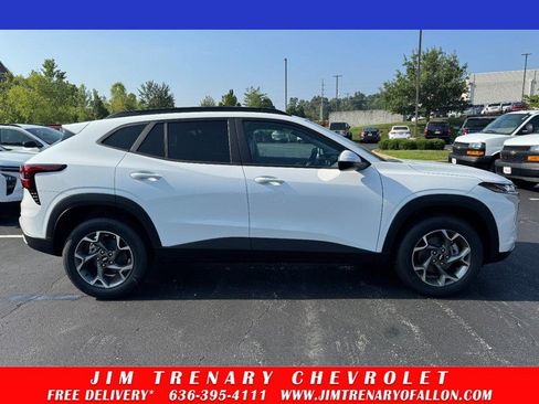 New 2026 Chevrolet Trax LT w/ Driver Confidence Package FWD image 25