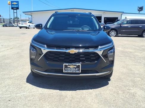 Used 2026 Chevrolet Trax LT FWD image 2