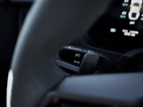 Used 2025 Porsche 911 Carrera 4 GTS w/ Premium Package image 44