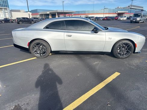 Used 2024 Dodge Charger R/T w/ Plus Group image 15