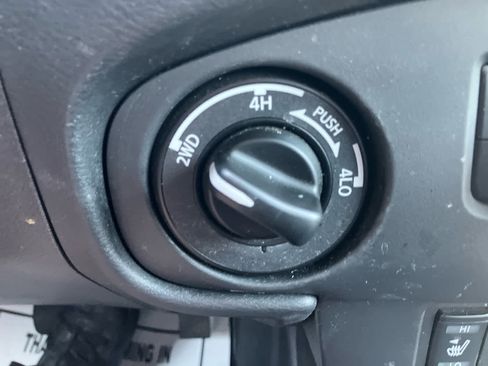 Used 2023 Nissan Frontier PRO-4X w/ Pro-4X Premium Package AWD/4WD image 30