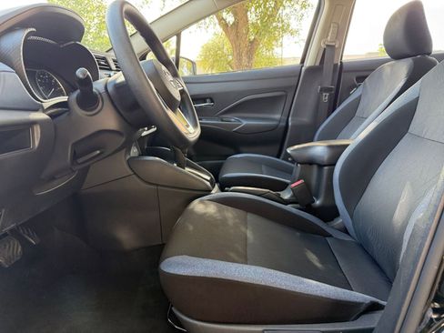 Used 2025 Nissan Versa SV FWD image 27