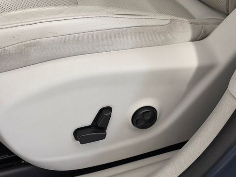 Used 2021 Jeep Cherokee Latitude Lux w/ Comfort/Convenience Group image 27