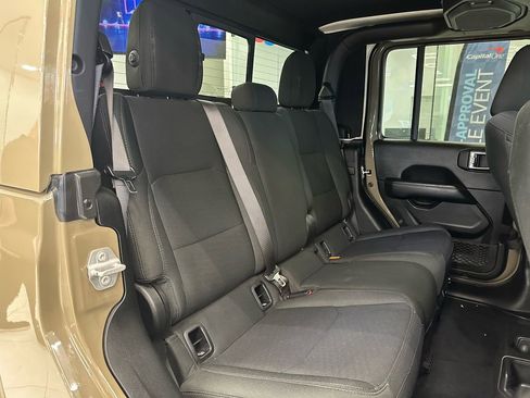 Used 2020 Jeep Gladiator Overland w/ LED Lighting Group image 26