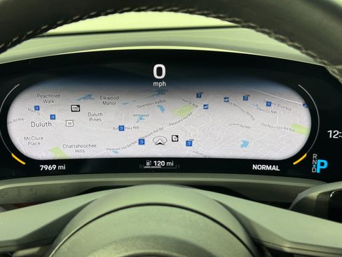 Used 2024 Porsche Taycan image 19