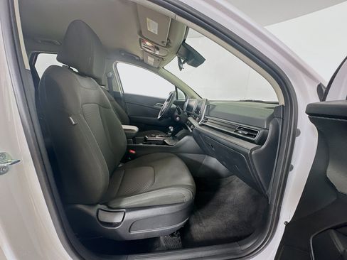 Used 2025 Kia Sportage LX FWD image 29