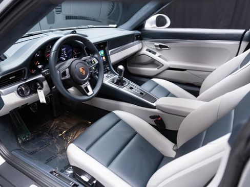 Used 2019 Porsche 911 Carrera S image 48
