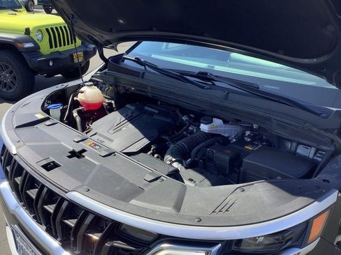 Used 2022 Kia Carnival LX image 42