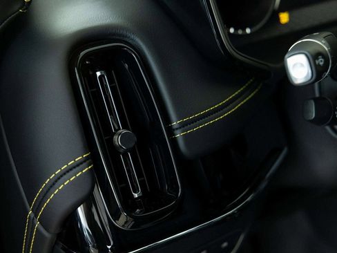 New 2026 Aston Martin DBX 707 image 24