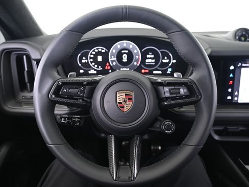 Used 2025 Porsche Cayenne GTS image 34