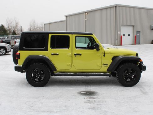 Used 2022 Jeep Wrangler Unlimited Sport image 4