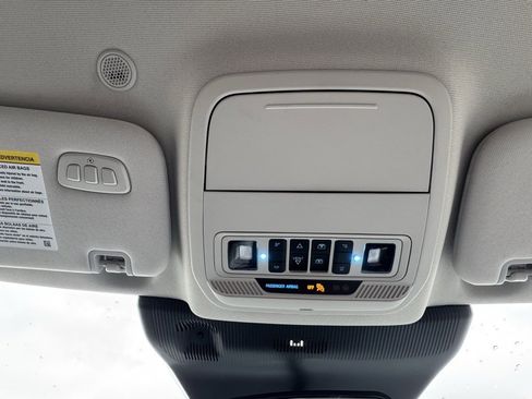 Used 2025 Ford Explorer Active w/ Active Comfort Package image 30