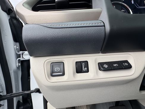 Used 2021 GMC Acadia Denali w/ Denali Ultimate Package image 22