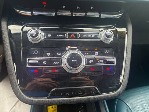 Used 2020 Lincoln Corsair Reserve FWD image 31