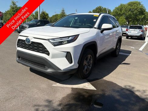 Used 2024 Toyota RAV4 XLE AWD/4WD image 1