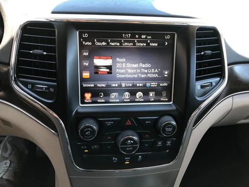 Used 2015 Jeep Grand Cherokee Limited w/ Trailer Tow Group IV AWD/4WD image 26
