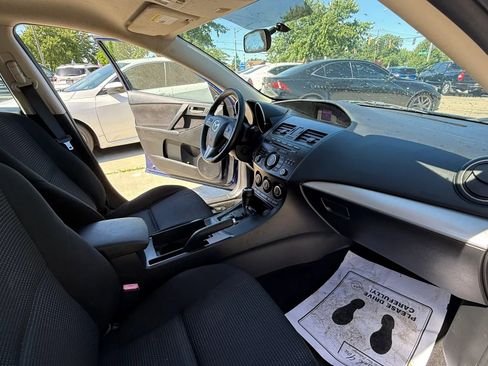 Used 2013 MAZDA MAZDA3 i Touring FWD image 12