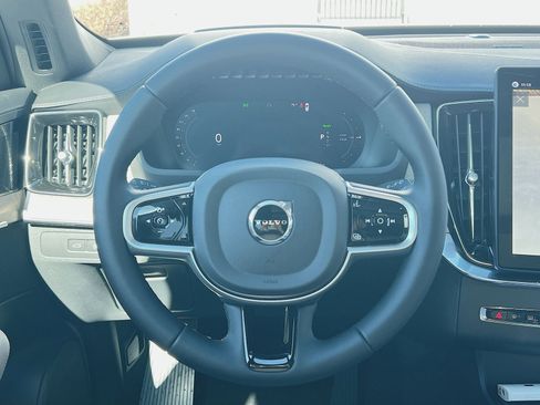New 2026 Volvo XC90 T8 Ultra w/ Protection Package Premier AWD/4WD image 16