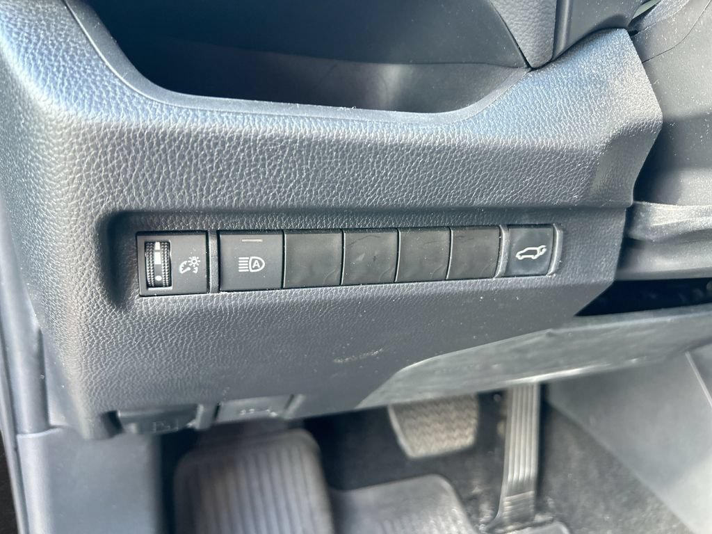 Used 2024 Toyota RAV4 XLE w/ Convenience Package FWD image 14