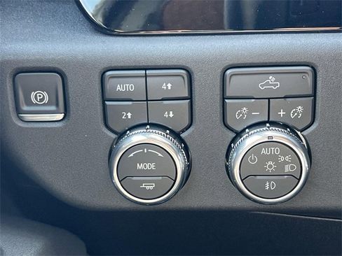 New 2026 GMC Sierra 1500 Elevation w/ LPO, Elevation Black Package image 23