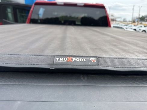 Used 2020 GMC Sierra 1500 SLT w/ X31 Off-Road Package image 24