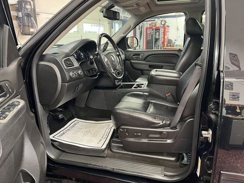 Used 2012 Chevrolet Avalanche LT w/ Suspension Package, Off-Road image 6