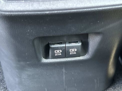 Used 2020 Toyota RAV4 XLE FWD image 20