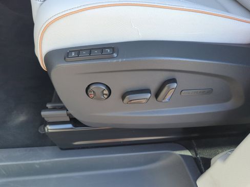 New 2025 Volkswagen ID. Buzz Pro S Plus image 14