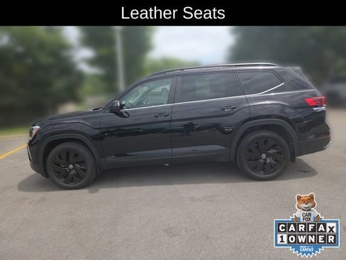Used 2024 Volkswagen Atlas SE AWD/4WD image 2