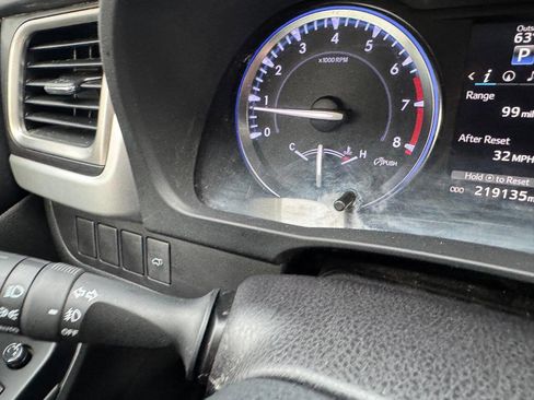 Used 2015 Toyota Highlander XLE image 24