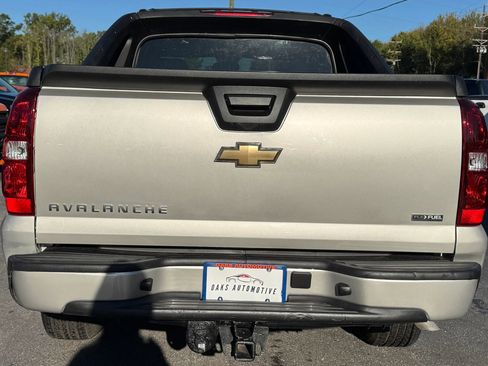 Used 2008 Chevrolet Avalanche LS AWD/4WD image 7