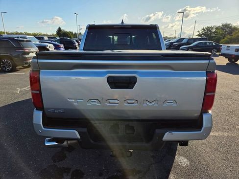 Used 2024 Toyota Tacoma SR5 AWD/4WD image 14