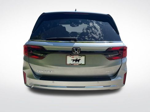 New 2026 Honda Odyssey Touring image 4
