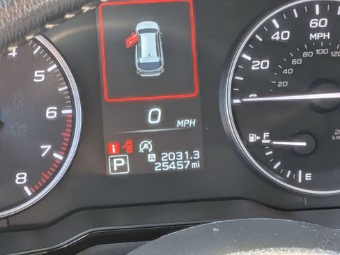 Used 2025 Subaru Outback Premium image 18