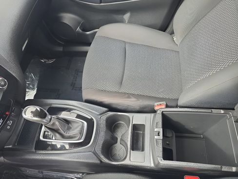 Used 2022 Nissan Rogue Sport S image 23