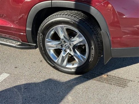 Used 2018 Toyota Highlander Limited image 8