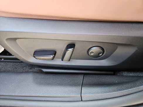 New 2026 Mitsubishi Outlander SEL image 9