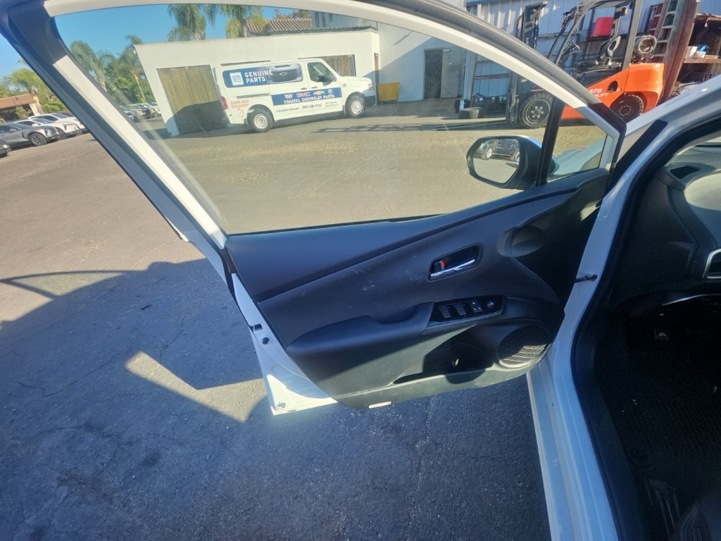 Used 2022 Toyota Prius Prime XLE FWD image 9