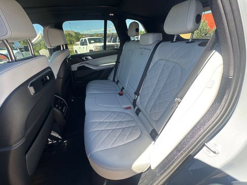 Used 2025 BMW X5 xDrive40i w/ M Sport Package AWD/4WD image 12