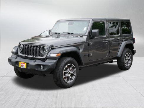 Used 2025 Jeep Wrangler Unlimited Sport AWD/4WD image 3