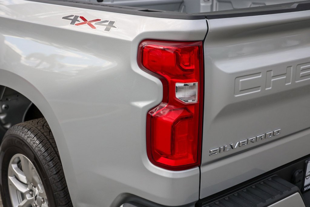Used 2022 Chevrolet Silverado 1500 RST w/ Safety Package AWD/4WD image 8
