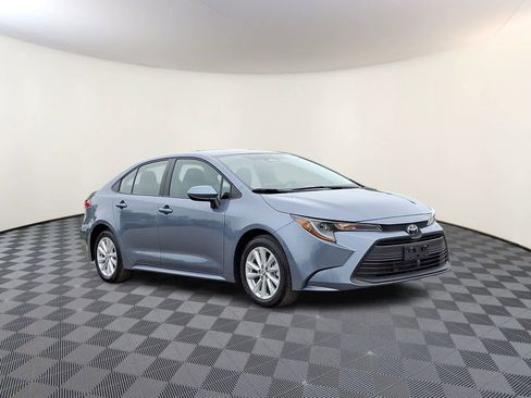 Certified 2026 Toyota Corolla LE w/ LE Premium Package FWD image 5