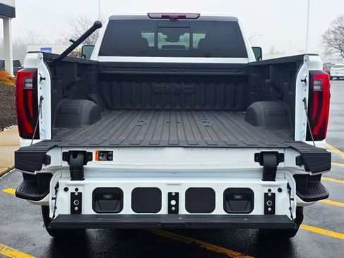 New 2025 GMC Sierra 2500 Denali w/ Denali Reserve Package AWD/4WD image 7