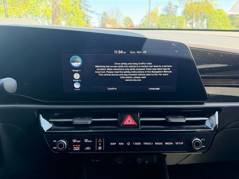 Used 2024 Kia Niro Wind w/ Wind Preserve Package FWD image 17