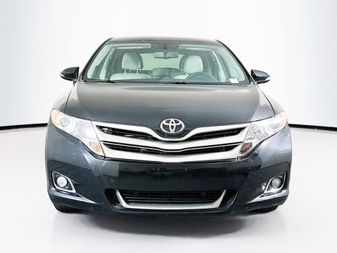 Used 2014 Toyota Venza LE image 2